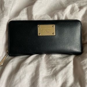 Micheal Kors wallet